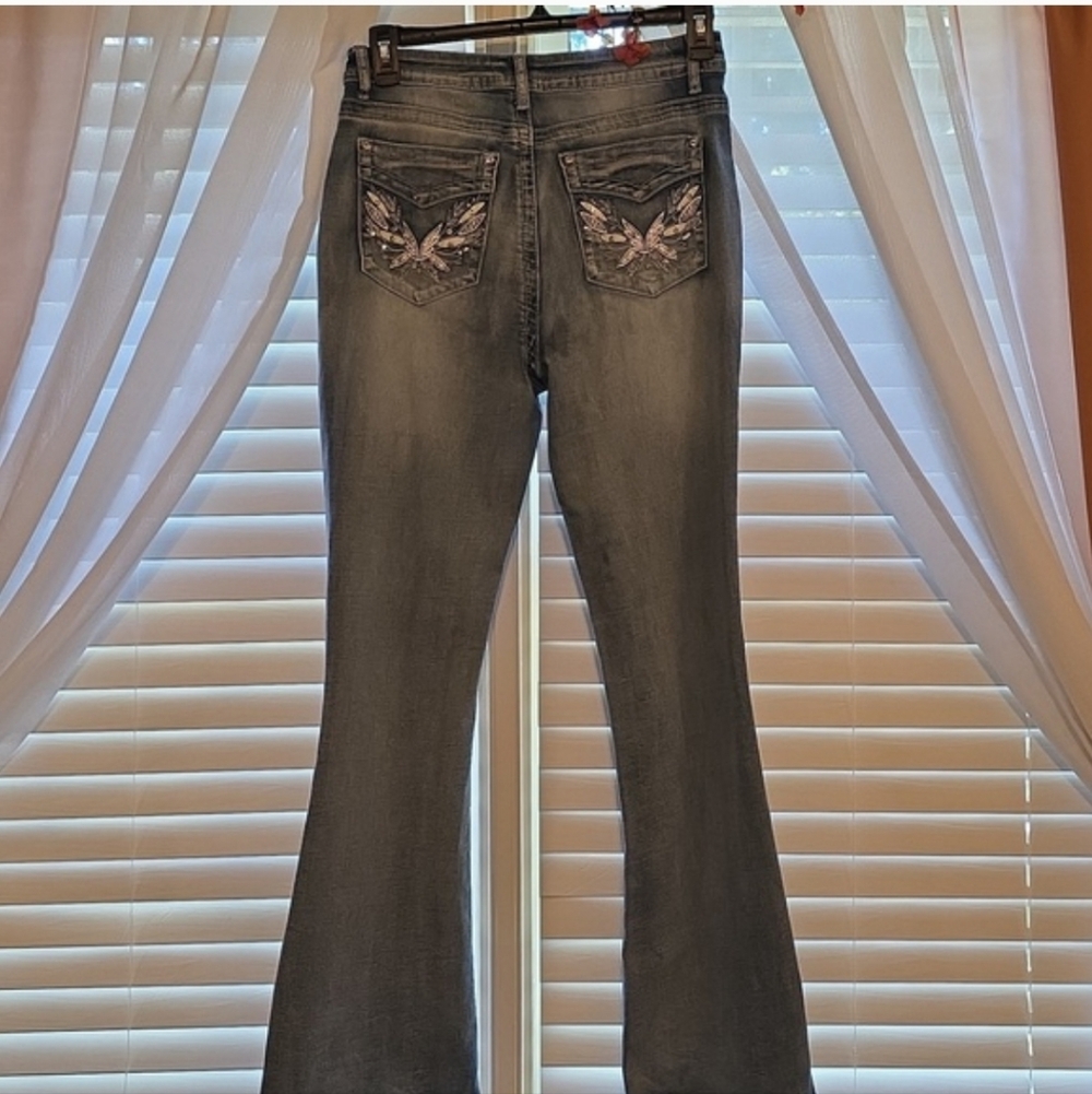 LOVE SOHO Women's Flare Jeans in Gray - Picture 7 of 7